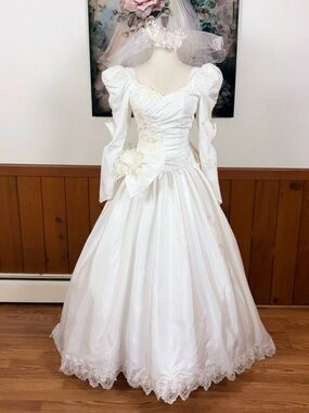 Fabulous Vintage 90s White Taffeta Wedding Gown